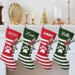 1PC personalized Christmas stocking, fireplace hanging Christmas stocking decoration, red and green striped claw design, knitted hanging stocking decoration, suitable for family holiday decoration fireplace hanging stocking